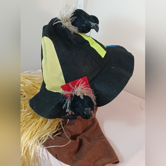 𝘚𝘤𝘢𝘳𝘦𝘤𝘳𝘰𝘸 𝘚𝘵𝘳𝘢𝘸𝘏𝘢𝘪𝘳 𝟗𝟎'𝒔 𝘕𝘰𝘷𝘦𝘭𝘵𝘺 𝘏𝘢𝘵 - Picture 3 of 15